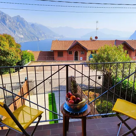 Happy Guest Apartments - Lake & Green Oasis Riva di Solto Exterior photo