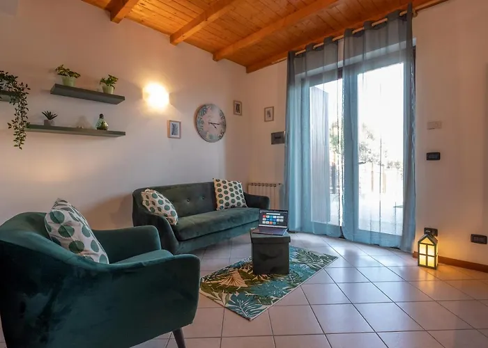 Happy Guest Apartments - Lake & Green Oasis